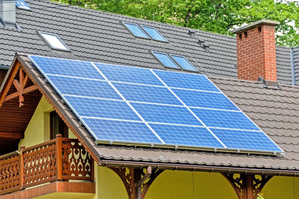 Off-Grid Solar Power: Sizing and Scaling Your Energy System