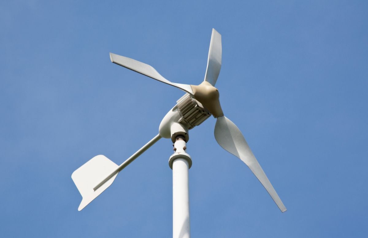 How to Build your Own DIY Wind Turbine to Charge your Generator