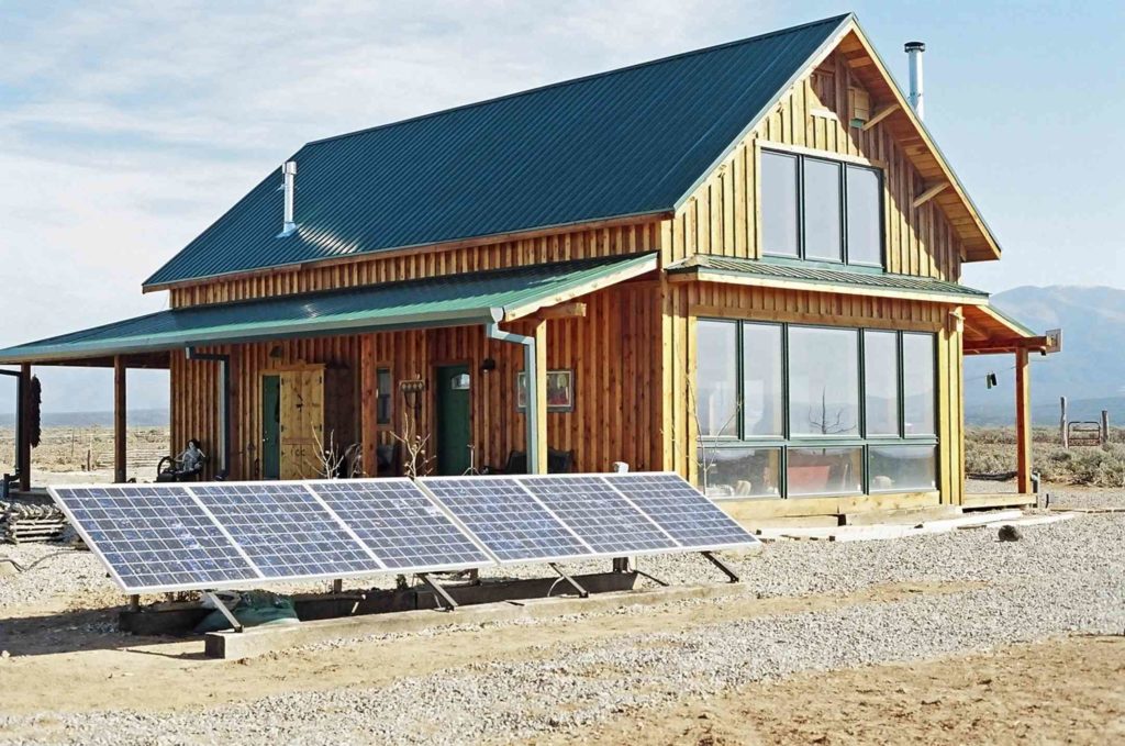 How to Generate Electricity Without the Grid: Off-grid Living and Solar Power